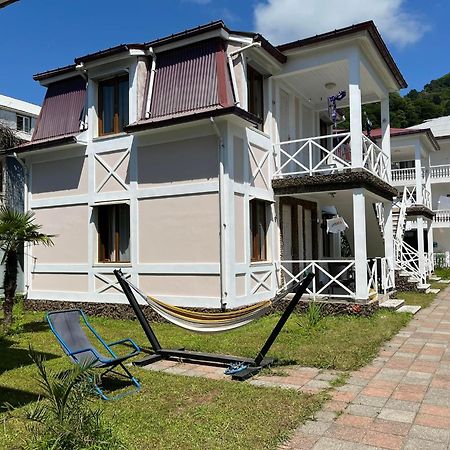 Guest House Nia Gonio Ngoại thất bức ảnh