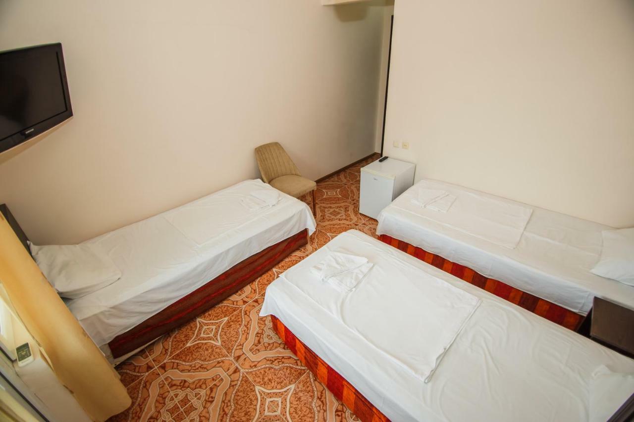 Guest House Nia Gonio Ngoại thất bức ảnh