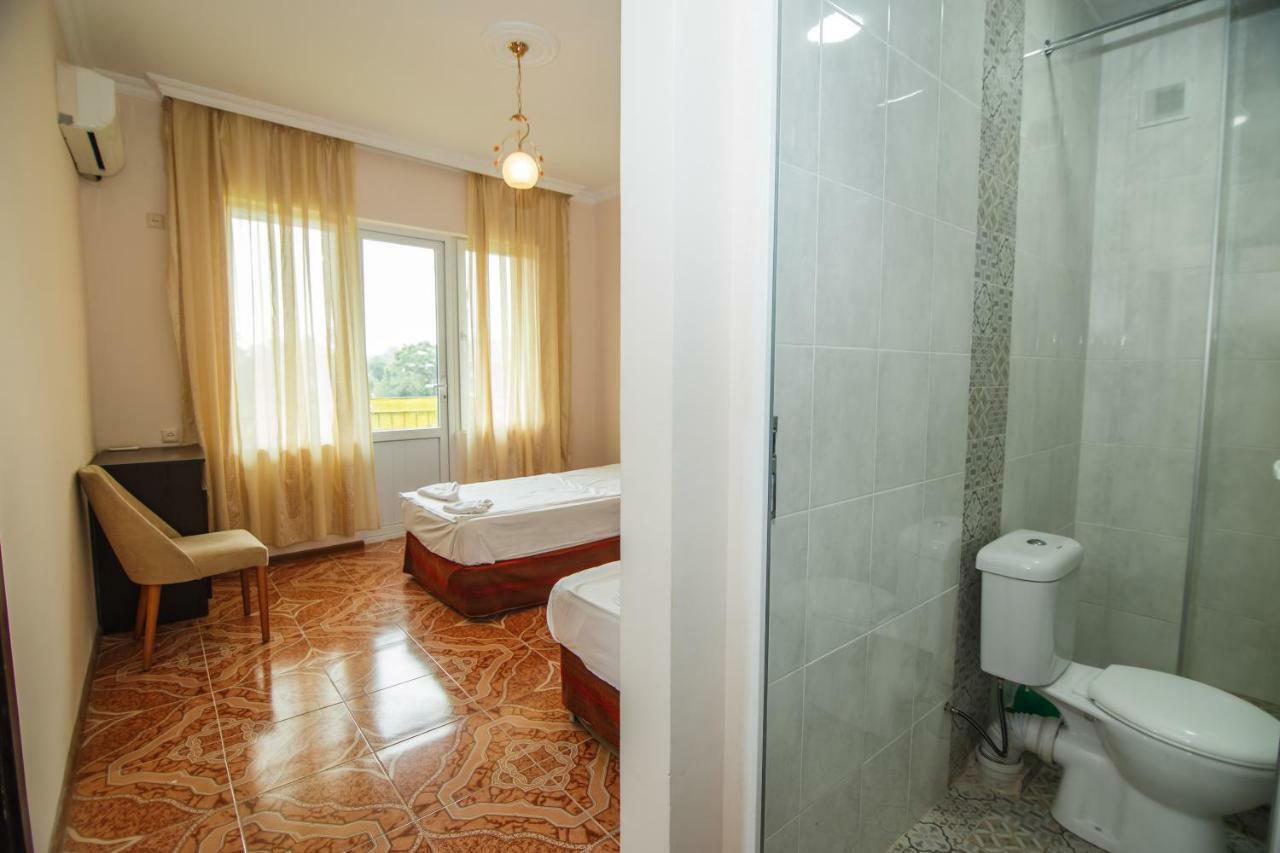 Guest House Nia Gonio Ngoại thất bức ảnh