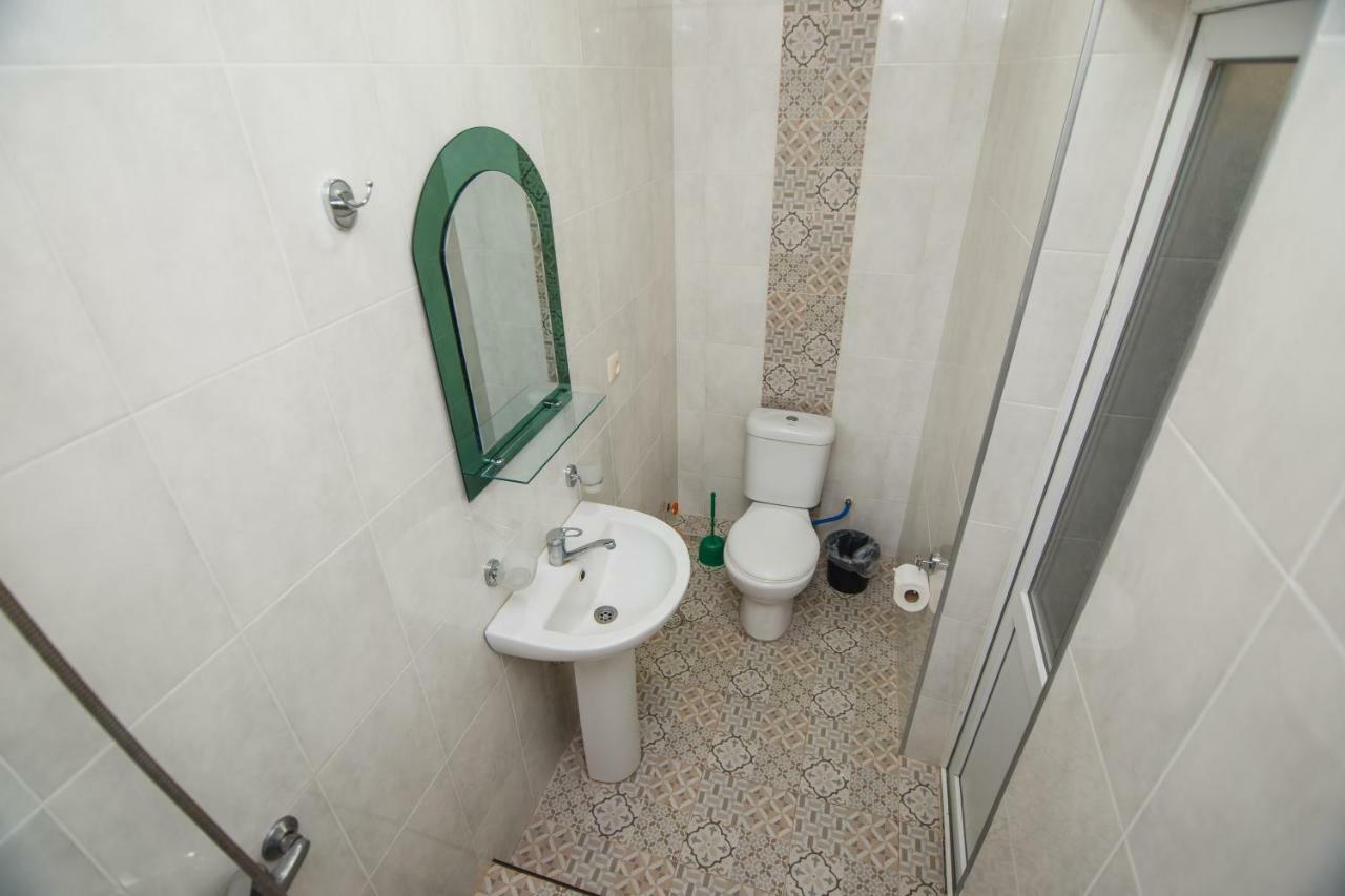 Guest House Nia Gonio Ngoại thất bức ảnh