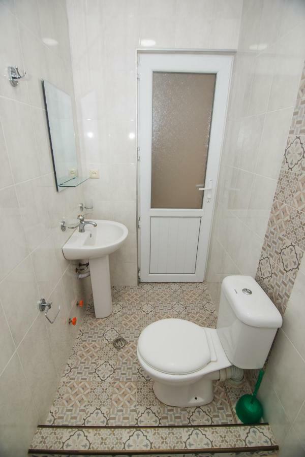 Guest House Nia Gonio Ngoại thất bức ảnh